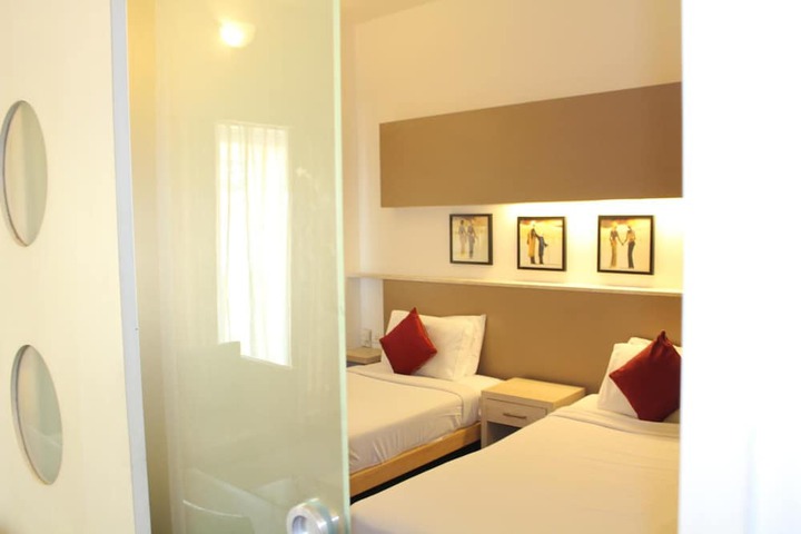 Room 8 of 42
