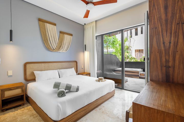 Room 3 of 10