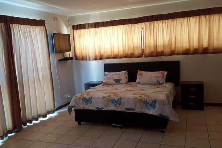 Room 5 of 28