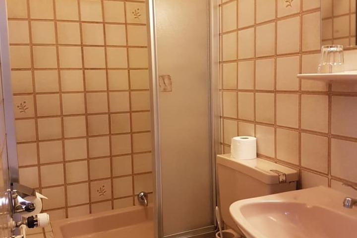 Room 34 of 68