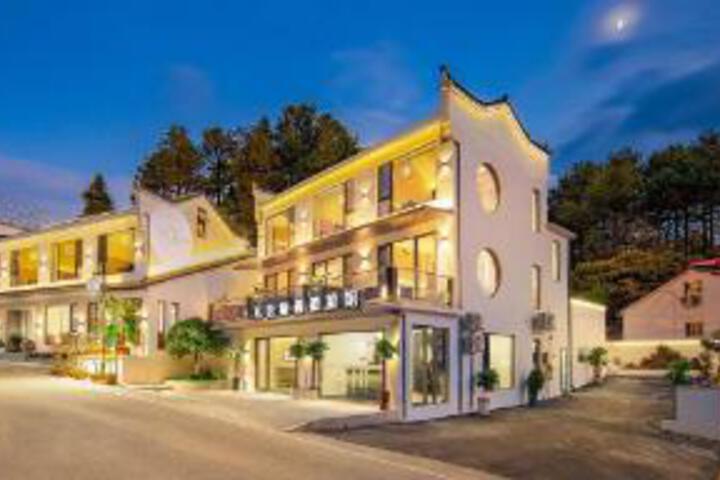 Jiuhuashan Jiuyi Youxuan Homestay (Meat Body Palace Branch)