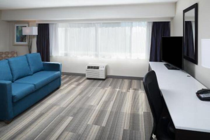 Image of San Diego Presidential 2BR Apt