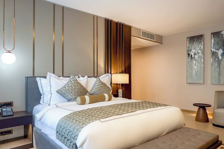 Room 16 of 179
