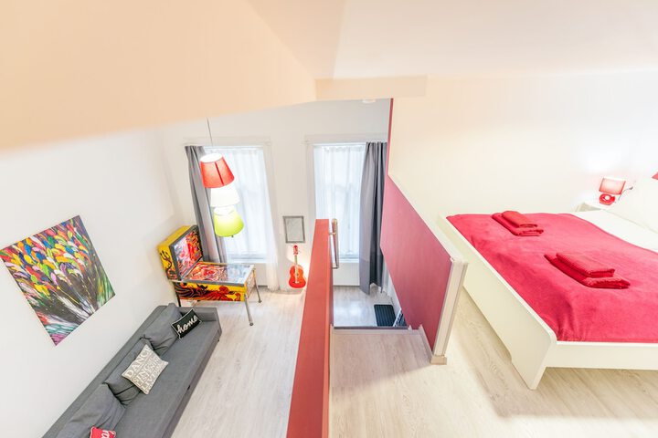 Room 9 of 29