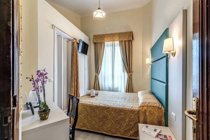Room 47 of 125