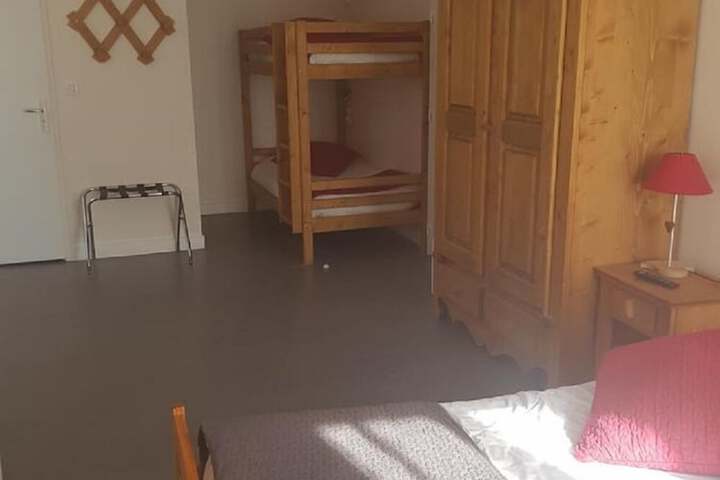 Room 8 of 24