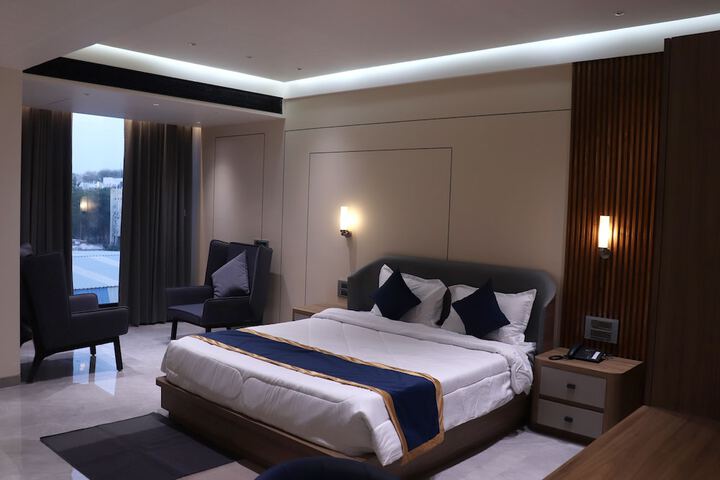 Room 4 of 24
