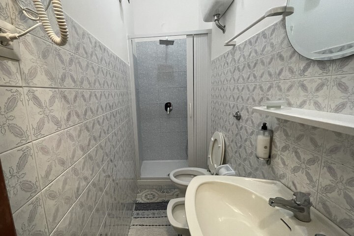 Room 16 of 21