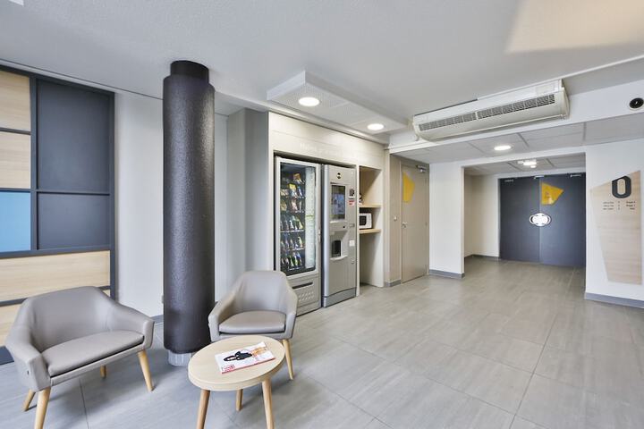 Entrance & Lobby