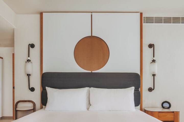 Room 12 of 62