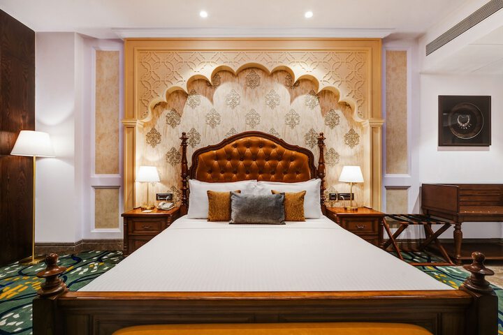Room 42 of 119
