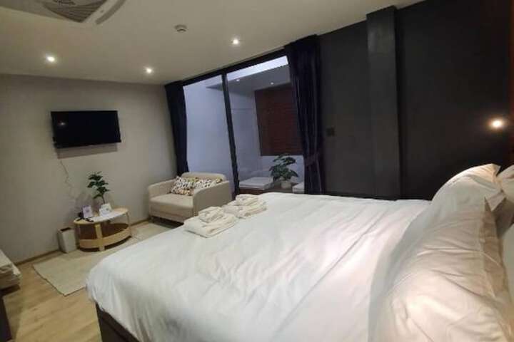 Room 29 of 56