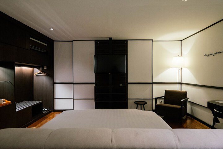 Room 11 of 63