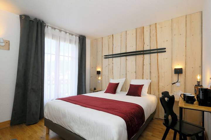Room 8 of 33