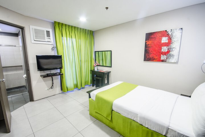 Room 27 of 53