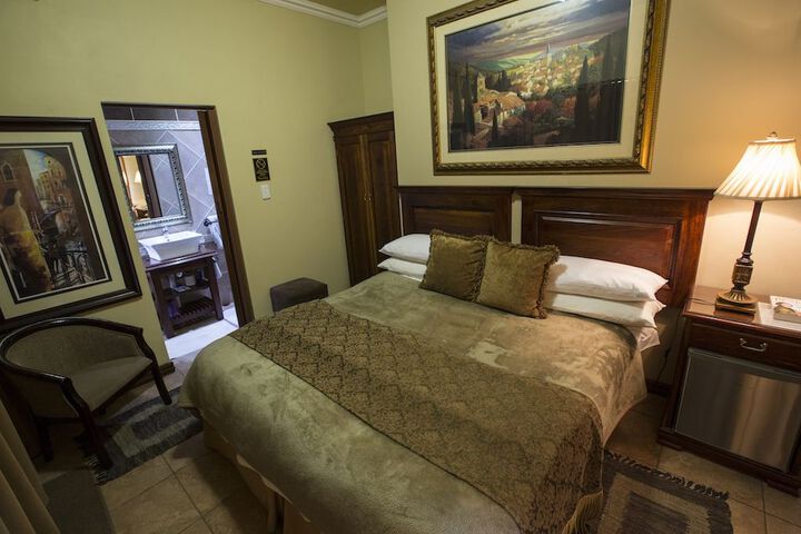 Room 6 of 61