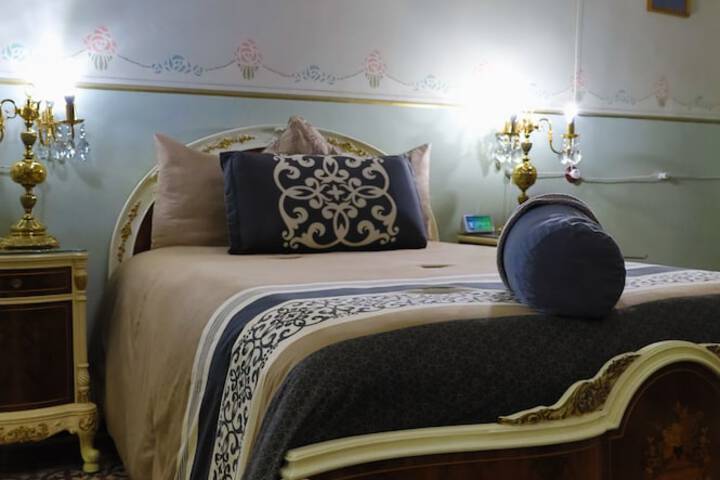 Room 21 of 43