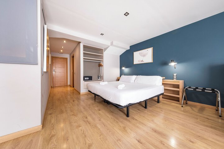 Room 30 of 74