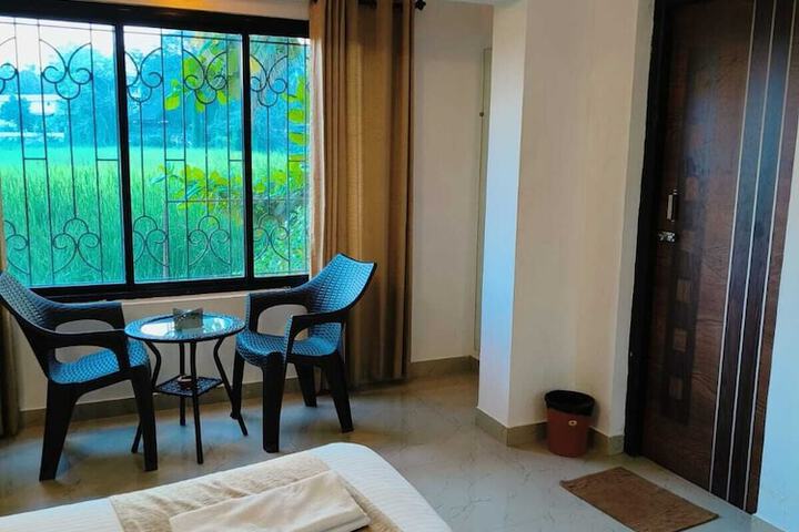 Room 5 of 18