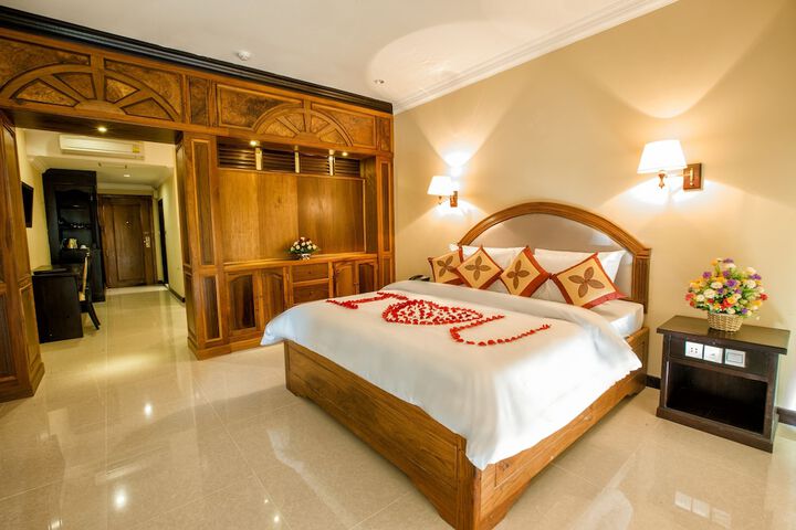 Room 15 of 90