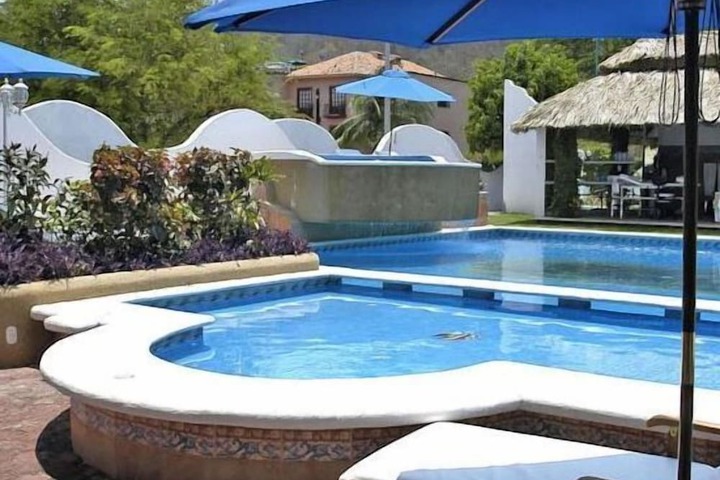 Pools & Facilities