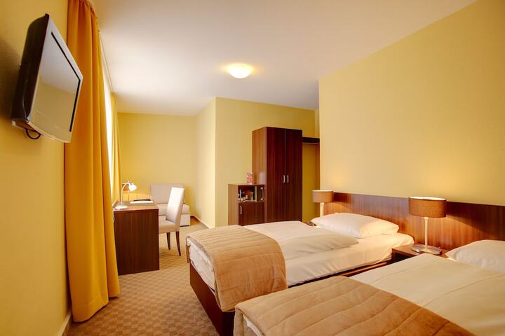 Room 6 of 46