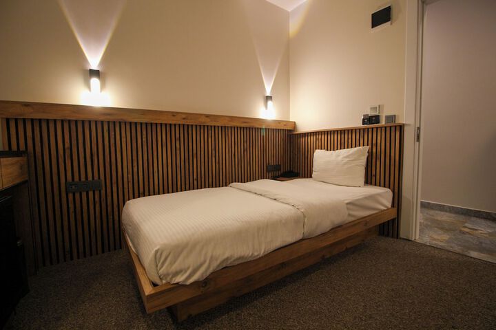 Room 36 of 59