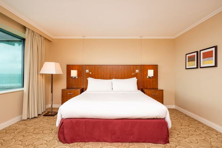 Room 16 of 110