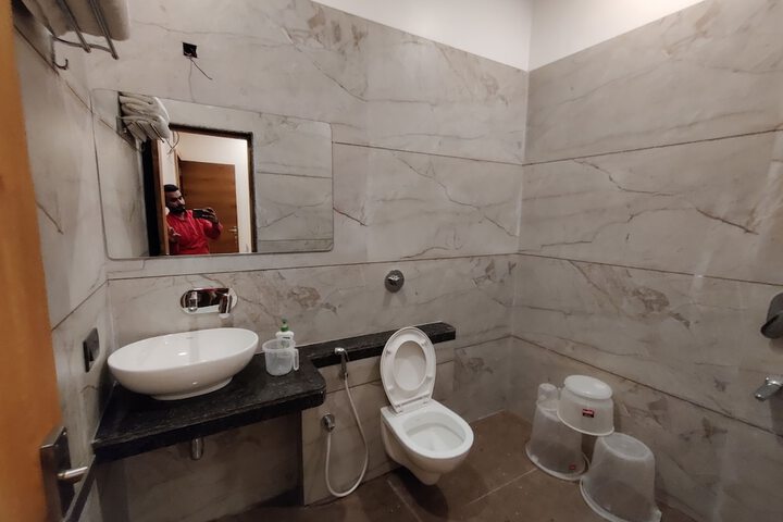 Room 17 of 22
