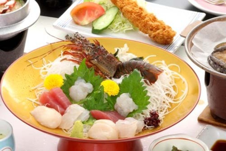 Three gourmet dishes★ (※These dishes are just examples)