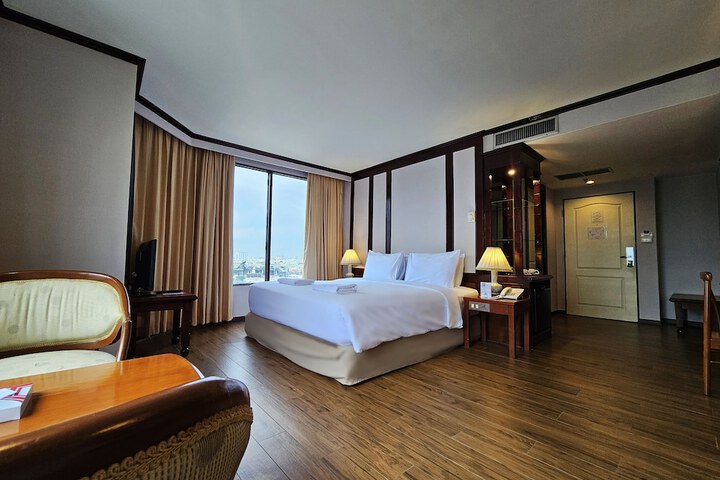 Room 12 of 54