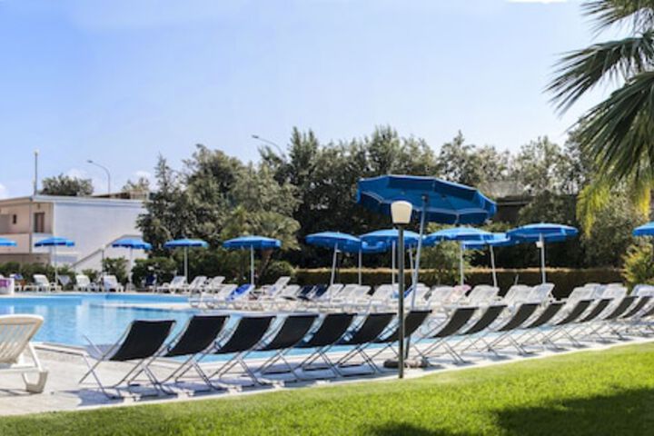 Pool 18 of 40
