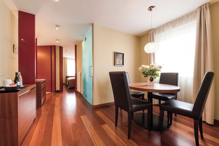 Room 43 of 119