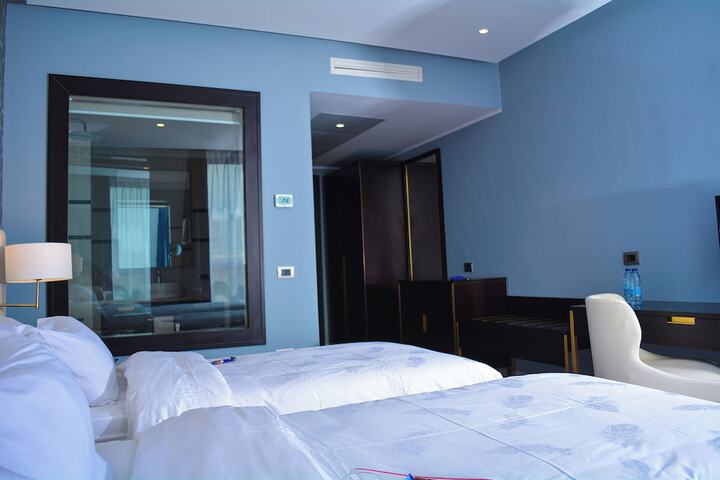 Room 16 of 94