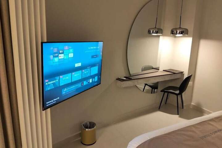 Room 30 of 100
