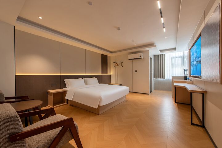 Huahang Hotel - Free airport shuttle bus