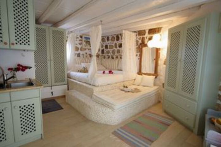 Room 9 of 29