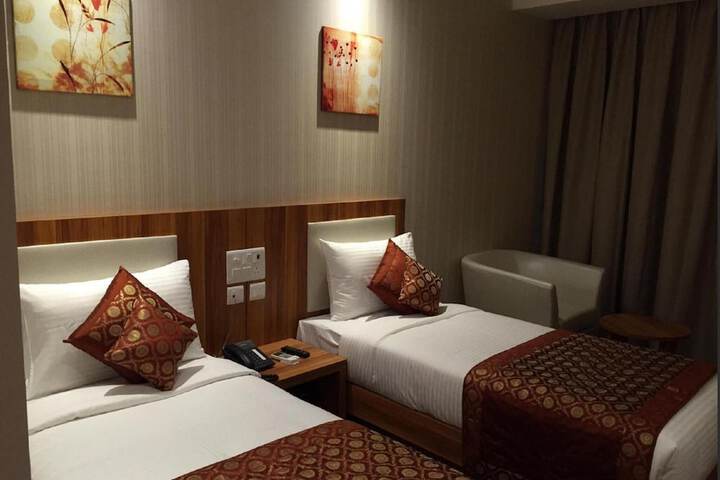 Room 19 of 35