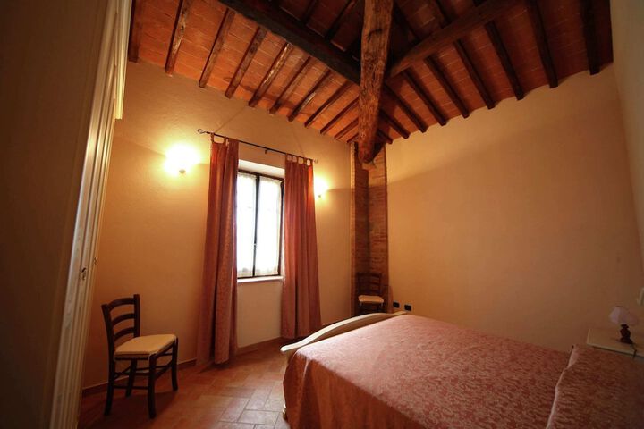 Room 6 of 186