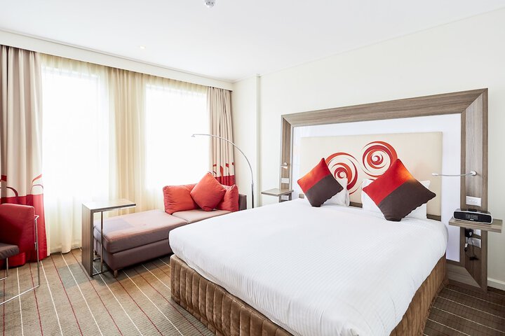 Room 8 of 68