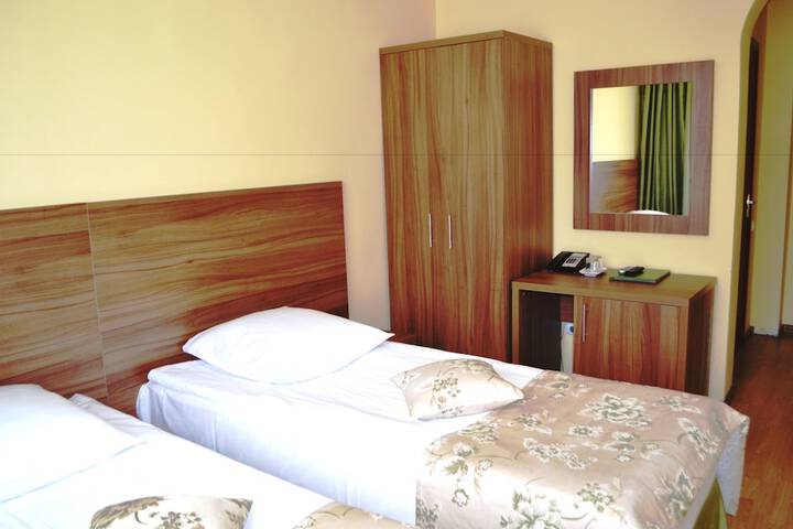 Room 5 of 344
