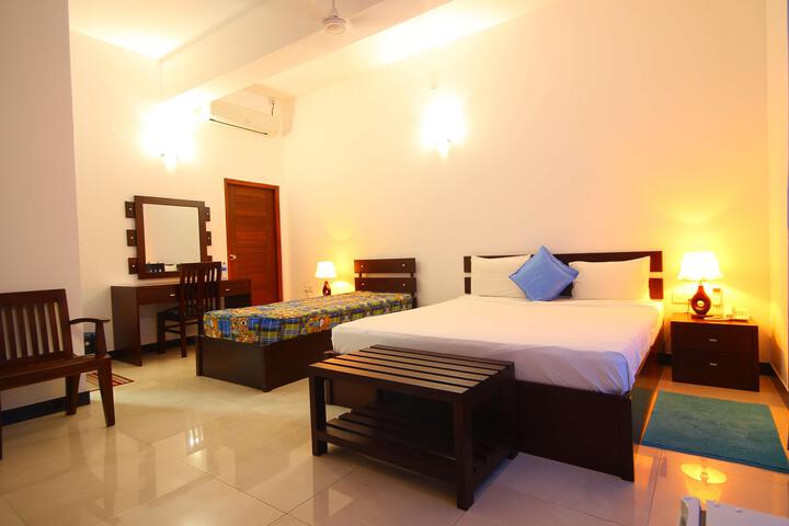 Room 2 of 6