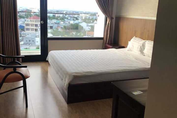Room 16 of 38