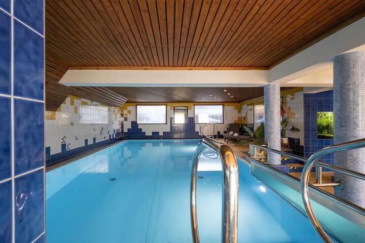 Hotel Pool