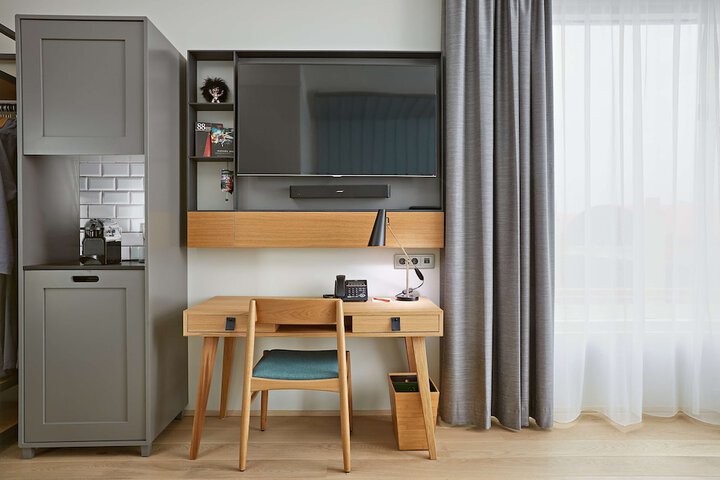 Room 33 of 106