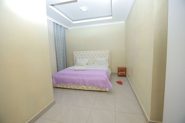 Room 10 of 26