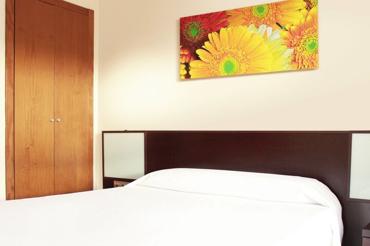 Room 7 of 32