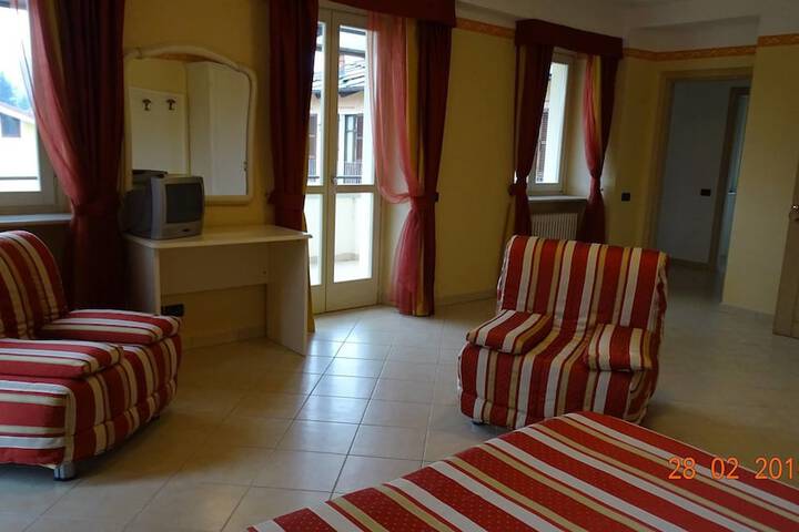 Room 10 of 10