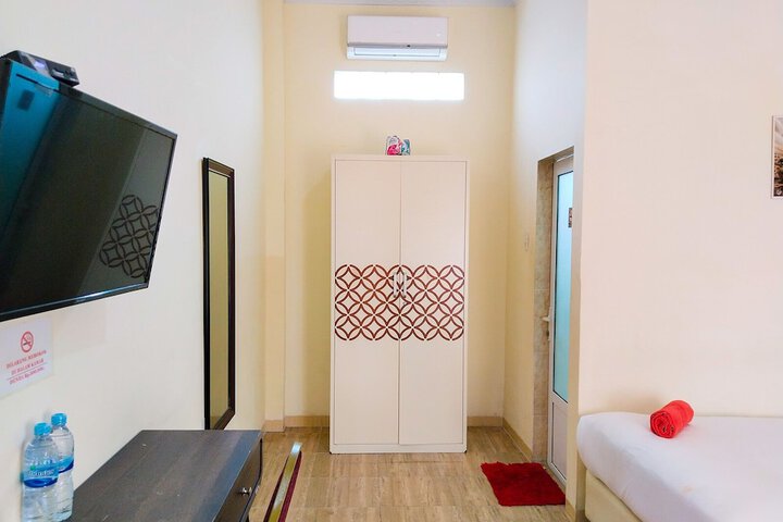 Room 14 of 93