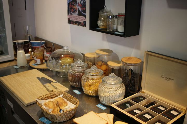 Breakfast/Coffee Service 30 of 46